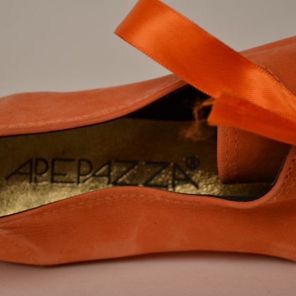 Orange Flats - Picture 5 of 8